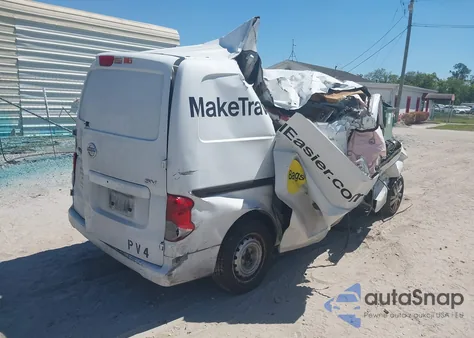 2015 Nissan Nv200 Sv из США, поврежденный, VIN 3N6CM0KN2FK690049